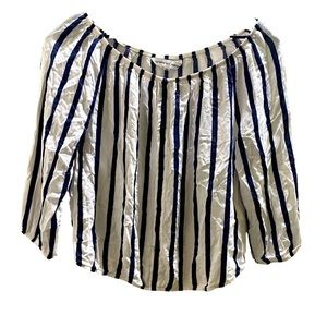 Cupcakes & Cashmere 'Eleni' Off the Shoulder Blouse*Ivory/Navy* XS
